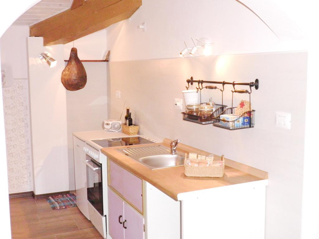 Studio Sijara Leilighet Motovun Rom bilde